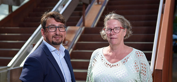 Links Tarik Uçar, rechts Marion Kieszl